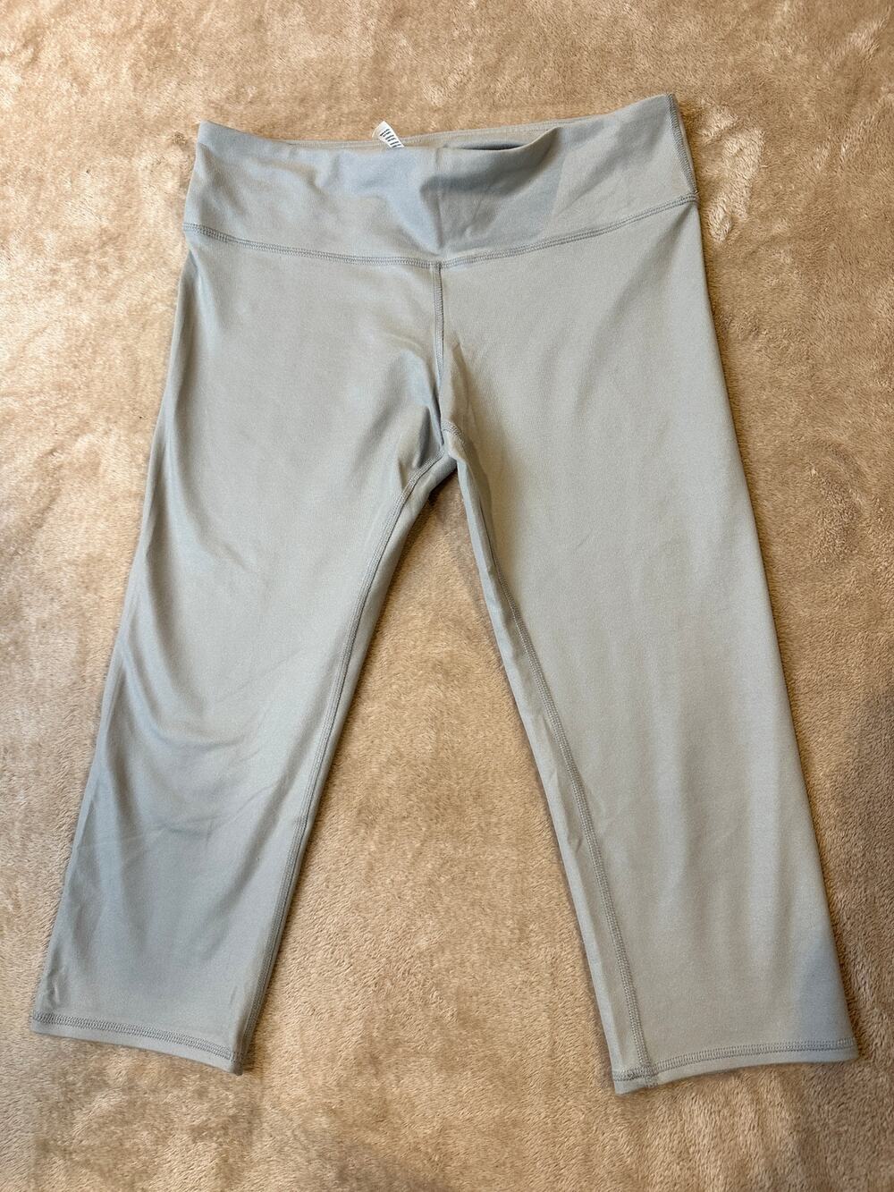ALO Yoga Gray High Waist Cropped Leggings NWOT Old Logo